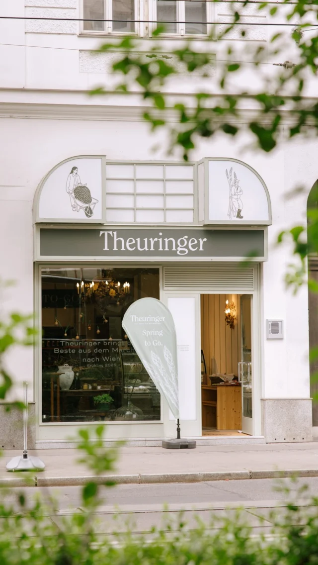 Letzte Chance für Hofgenuss! 🌱🍓
Unsere Saison geht in die finale Runde: Nutzt die letzten Tage, um euch mit frischen, regionalen Köstlichkeiten vom Theuringer Hof einzudecken und die Saison gemeinsam mit uns ausklingen zu lassen.💚
Aderklaa und Gersthof schließen bereits diesen Mittwoch, den 17.06., nuf Raasdorf bleibt noch etwas länger für euch geöffnet.
Wir freuen uns auf euren Besuch!
📍 Raasdorf | 📍 Gersthof | 📍 Aderklaa
#Saisonfinale #TheuringerHof #RegionalGenießen #FrischVomFeld #Hofladen